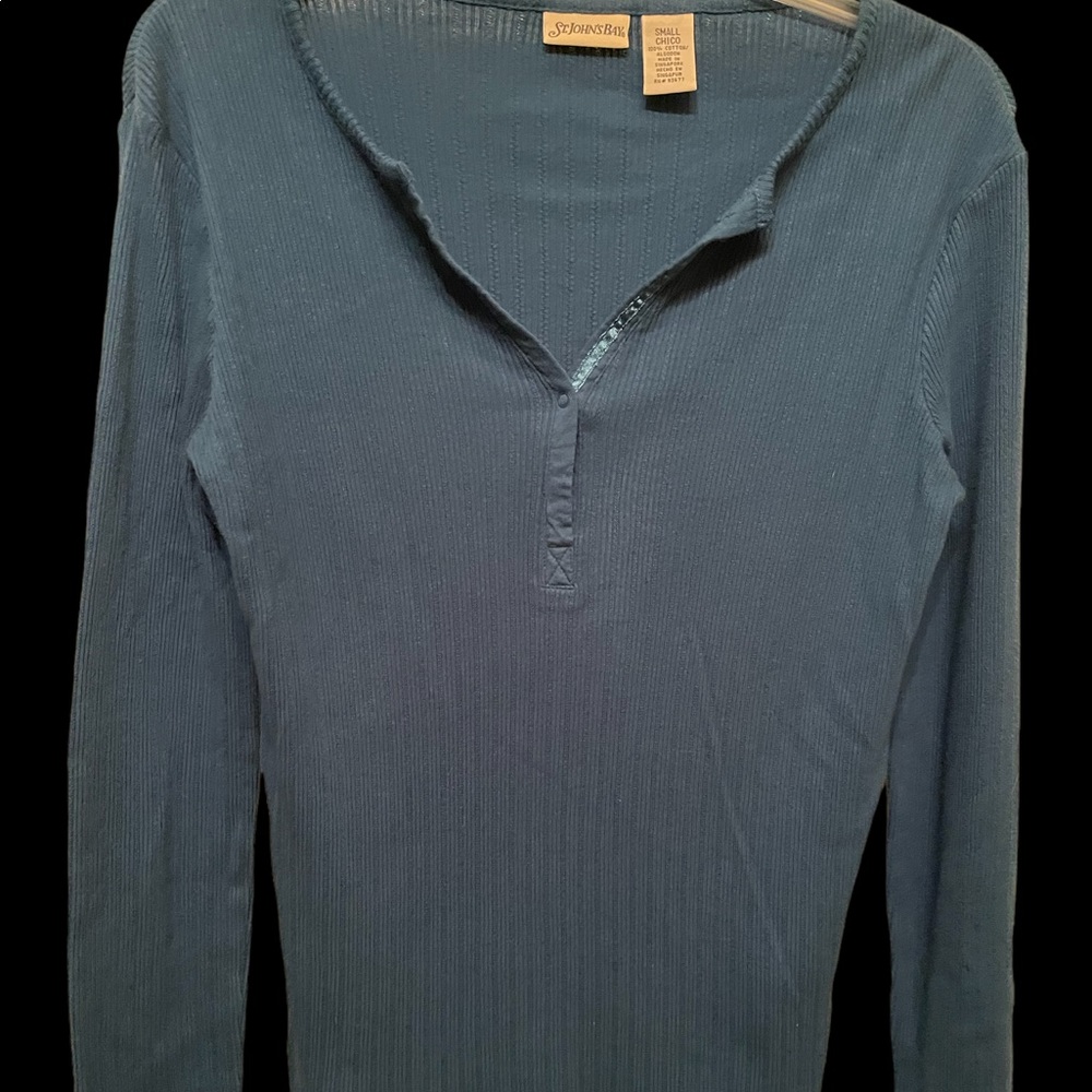 St. John’s Bay Long Sleeve Size Small